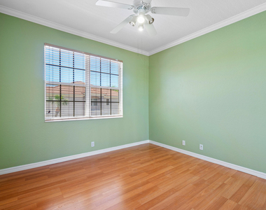 81 Nottingham Place - Photo Thumbnail 14