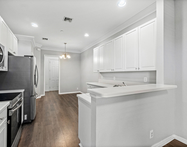 81 Nottingham Place - Photo Thumbnail 22