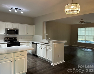 6613 Rothchild Drive - Photo Thumbnail 5