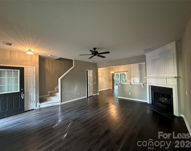 6613 Rothchild Drive - Photo Thumbnail 9