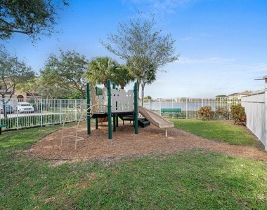 3190 El Camino Real - Photo Thumbnail 17