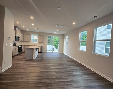 7223 Encino Place - Photo Thumbnail 3