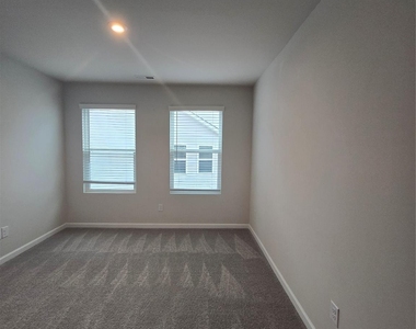 7223 Encino Place - Photo Thumbnail 12