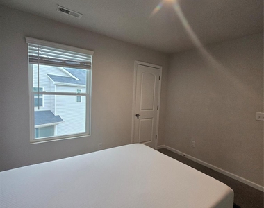 7223 Encino Place - Photo Thumbnail 6
