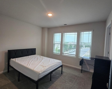 7223 Encino Place - Photo Thumbnail 5