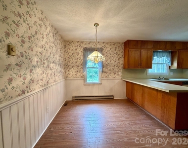 3720 S Providence Road - Photo Thumbnail 9