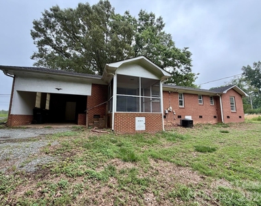 3720 S Providence Road - Photo Thumbnail 3
