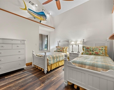 109 Seashore Drive - Photo Thumbnail 23