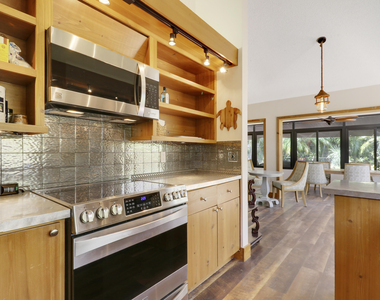 109 Seashore Drive - Photo Thumbnail 5