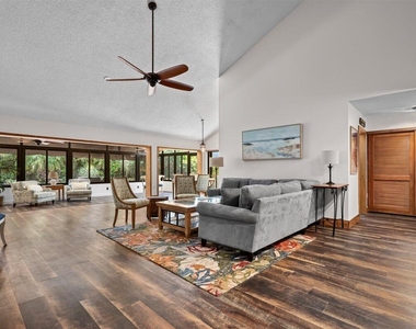 109 Seashore Drive - Photo Thumbnail 14