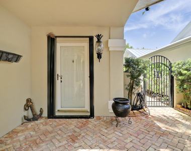 109 Seashore Drive - Photo Thumbnail 4