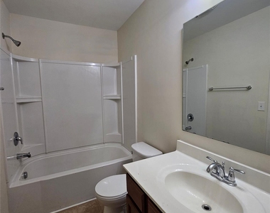 2824 Hopeton Court - Photo Thumbnail 19