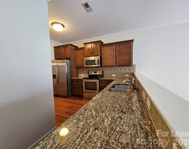 2824 Hopeton Court - Photo Thumbnail 2