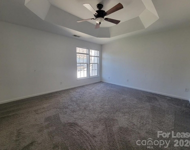 177 Autumn Falls Drive - Photo Thumbnail 6