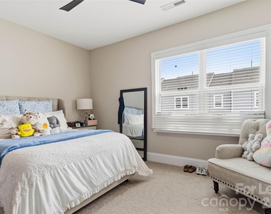 13013 Butters Way - Photo Thumbnail 22