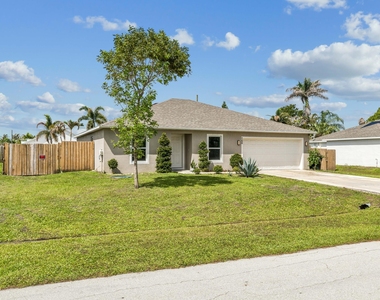 766 Se Academy Lane - Photo Thumbnail 2
