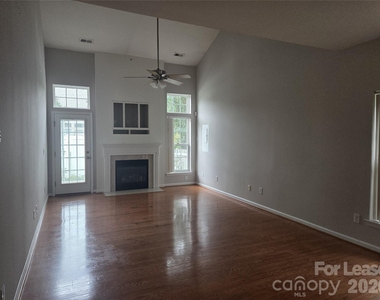 113 Kase Court - Photo Thumbnail 8