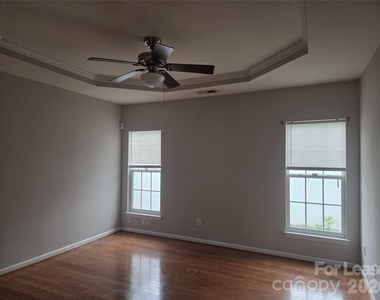 113 Kase Court - Photo Thumbnail 9