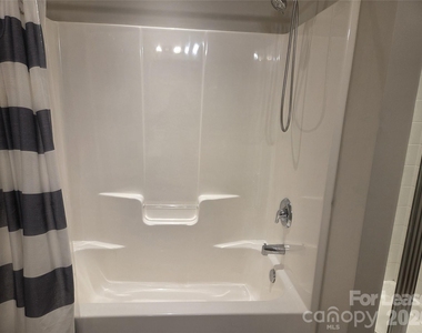 113 Kase Court - Photo Thumbnail 12