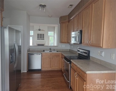 113 Kase Court - Photo Thumbnail 3
