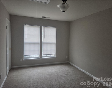 113 Kase Court - Photo Thumbnail 19