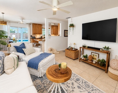 713 Suwanee Avenue - Photo Thumbnail 3