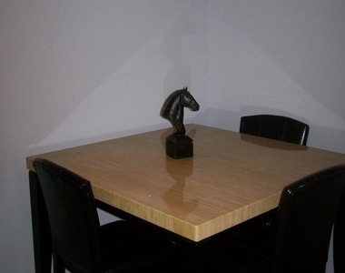 2100 Greenview Shores Boulevard - Photo Thumbnail 11