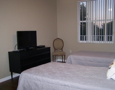 2100 Greenview Shores Boulevard - Photo Thumbnail 19