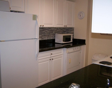 2100 Greenview Shores Boulevard - Photo Thumbnail 6