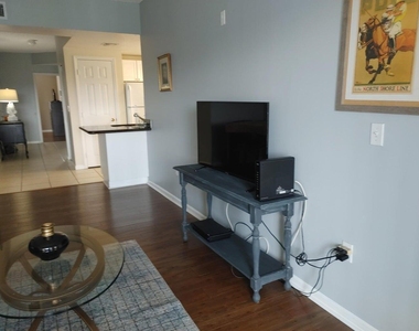 2100 Greenview Shores Boulevard - Photo Thumbnail 5