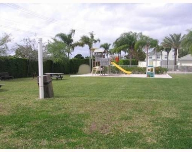 2100 Greenview Shores Boulevard - Photo Thumbnail 23