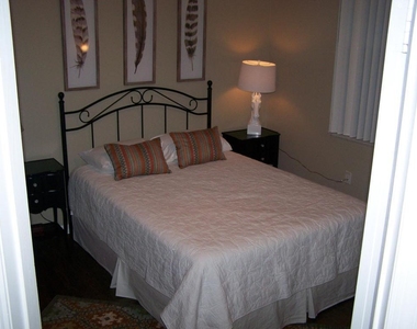 2100 Greenview Shores Boulevard - Photo Thumbnail 18