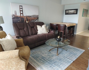 2100 Greenview Shores Boulevard - Photo Thumbnail 3