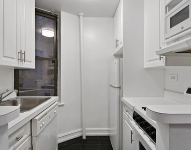 East 88th Street - Photo Thumbnail 2