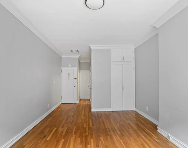 East 88th Street - Photo Thumbnail 1