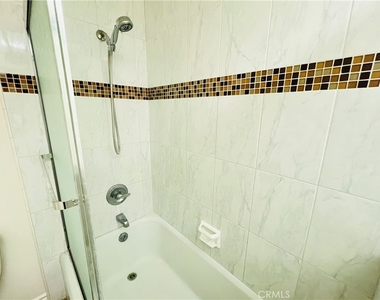 471 West Duarte Rd - Photo Thumbnail 14