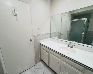 471 West Duarte Rd - Photo Thumbnail 12