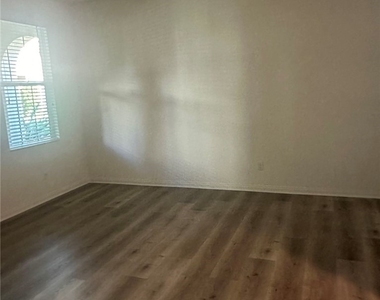 8650 Cava Drive - Photo Thumbnail 2
