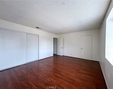 122 S Mayflower Avenue - Photo Thumbnail 9