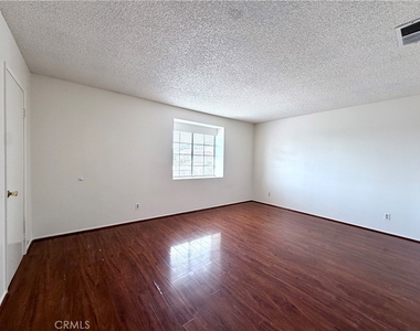 122 S Mayflower Avenue - Photo Thumbnail 8