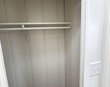 38 N Laurel Street - Photo Thumbnail 6