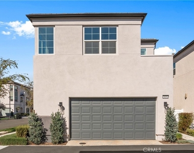 4451 S Bryant Paseo - Photo Thumbnail 2