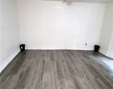 409 W 17th - Photo Thumbnail 1