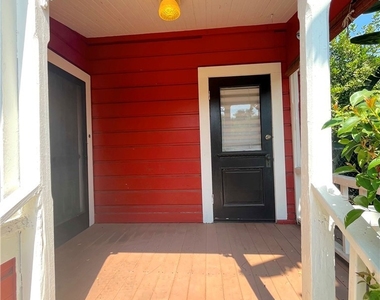 703 Manzanita Avenue - Photo Thumbnail 4