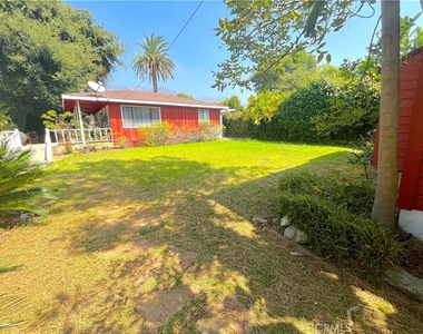 703 Manzanita Avenue - Photo Thumbnail 6
