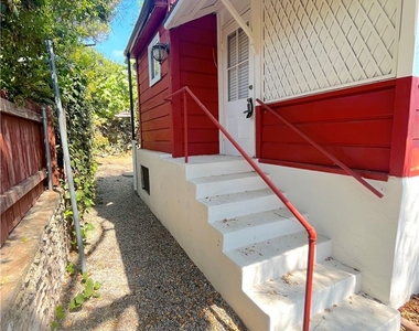 703 Manzanita Avenue - Photo Thumbnail 10