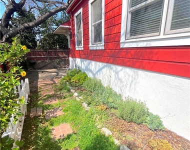 703 Manzanita Avenue - Photo Thumbnail 8