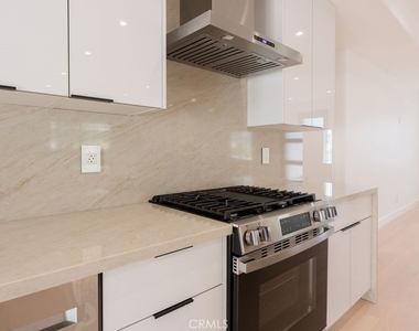 14605 Wyandotte - Photo Thumbnail 42
