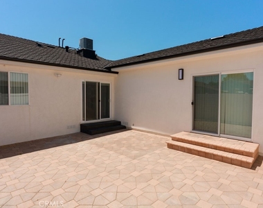 14605 Wyandotte - Photo Thumbnail 49