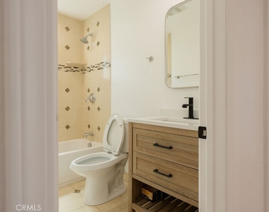 14605 Wyandotte - Photo Thumbnail 16